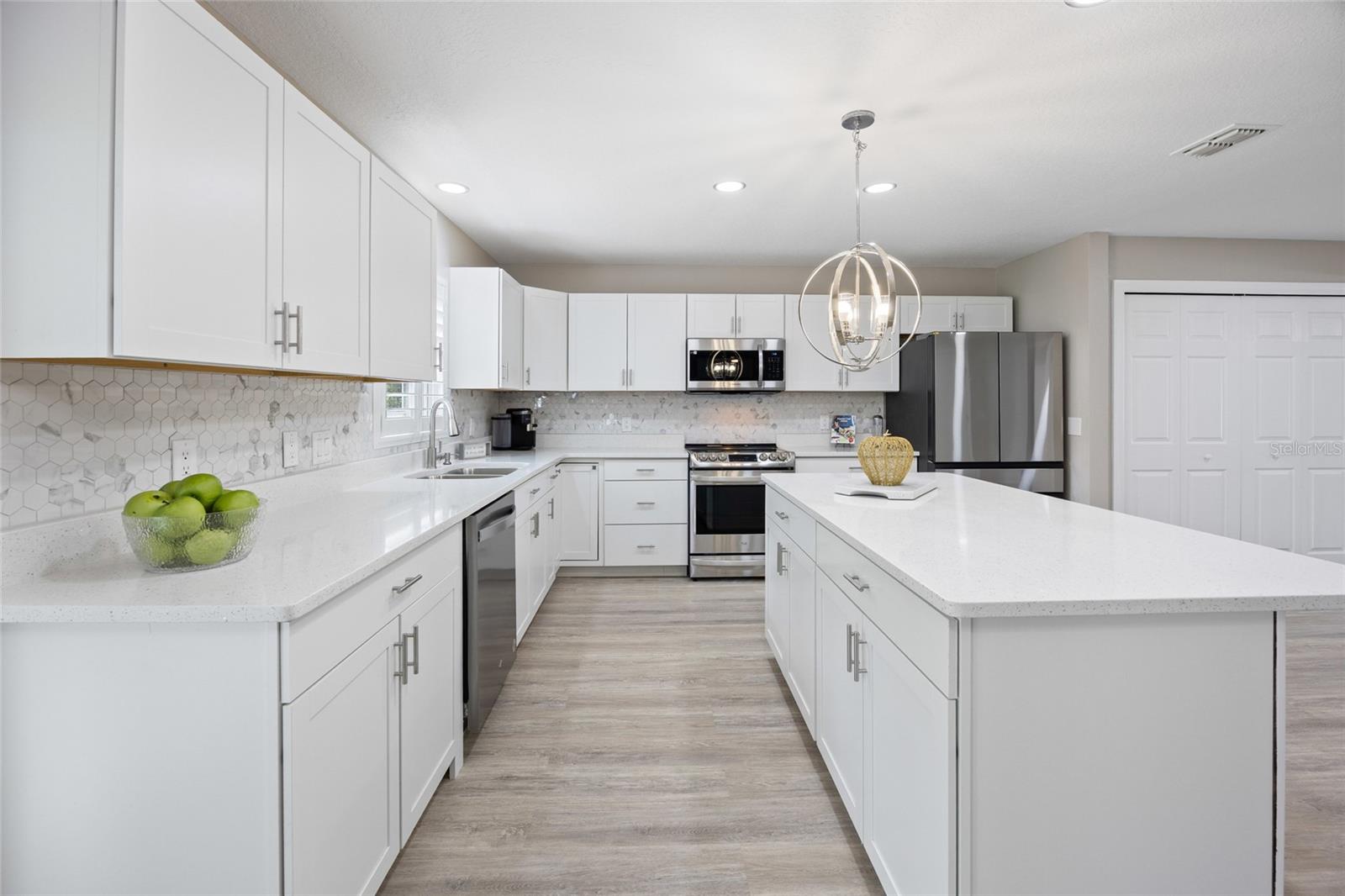 MAGNOLIA POINTE - Residential