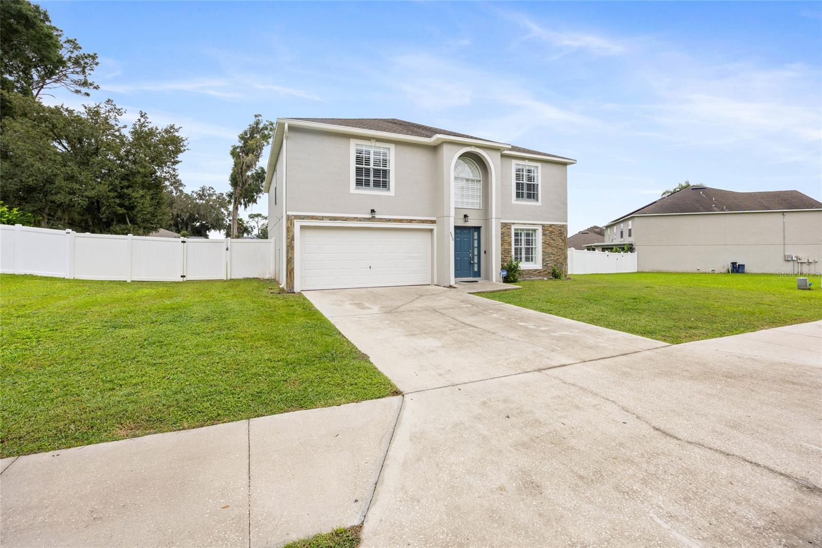 MAGNOLIA POINTE - Residential