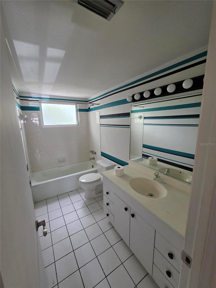 THE FOURTH BAYSHORE - Residential