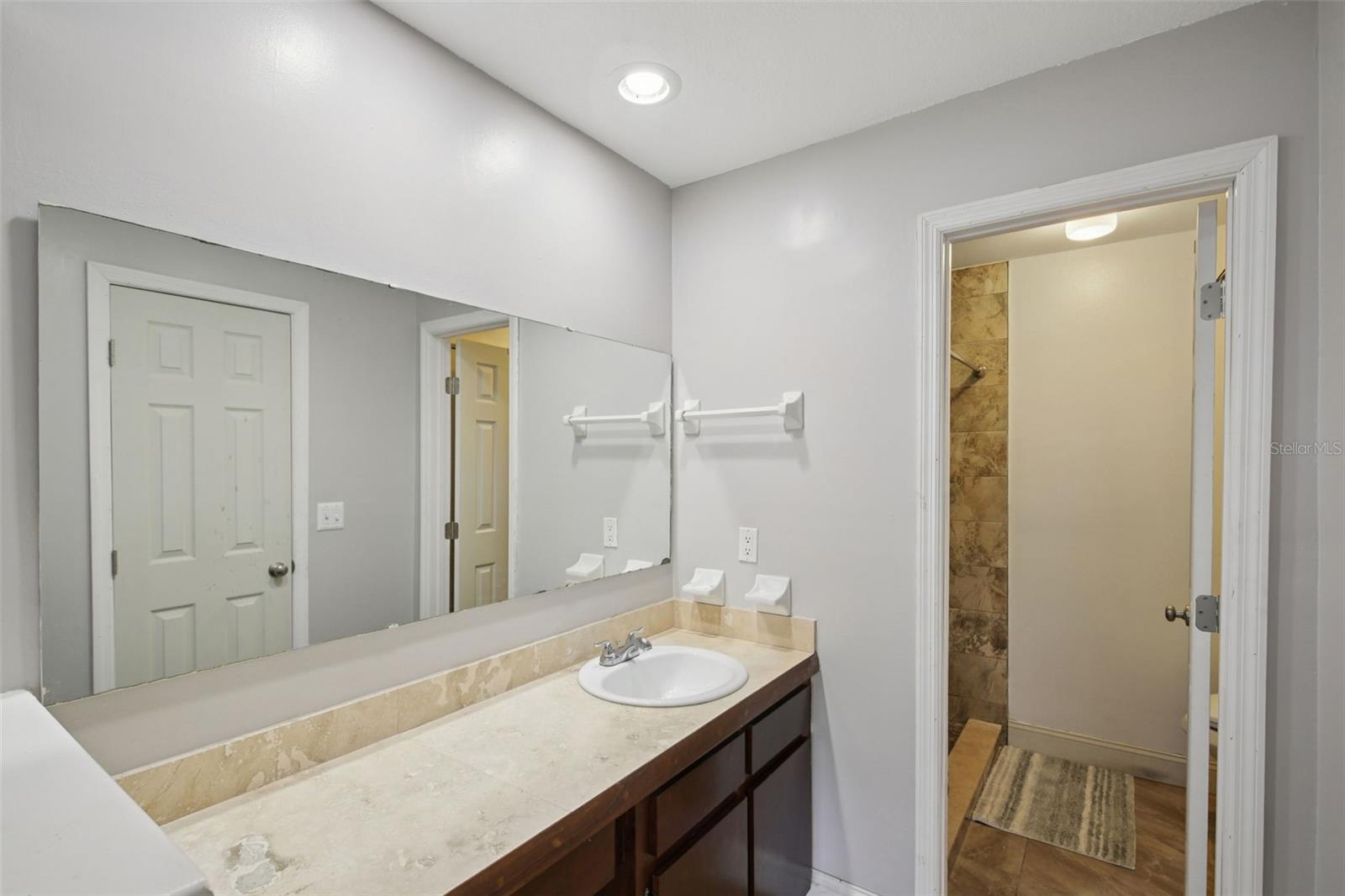 COUNTRY VILLAGE - Residential