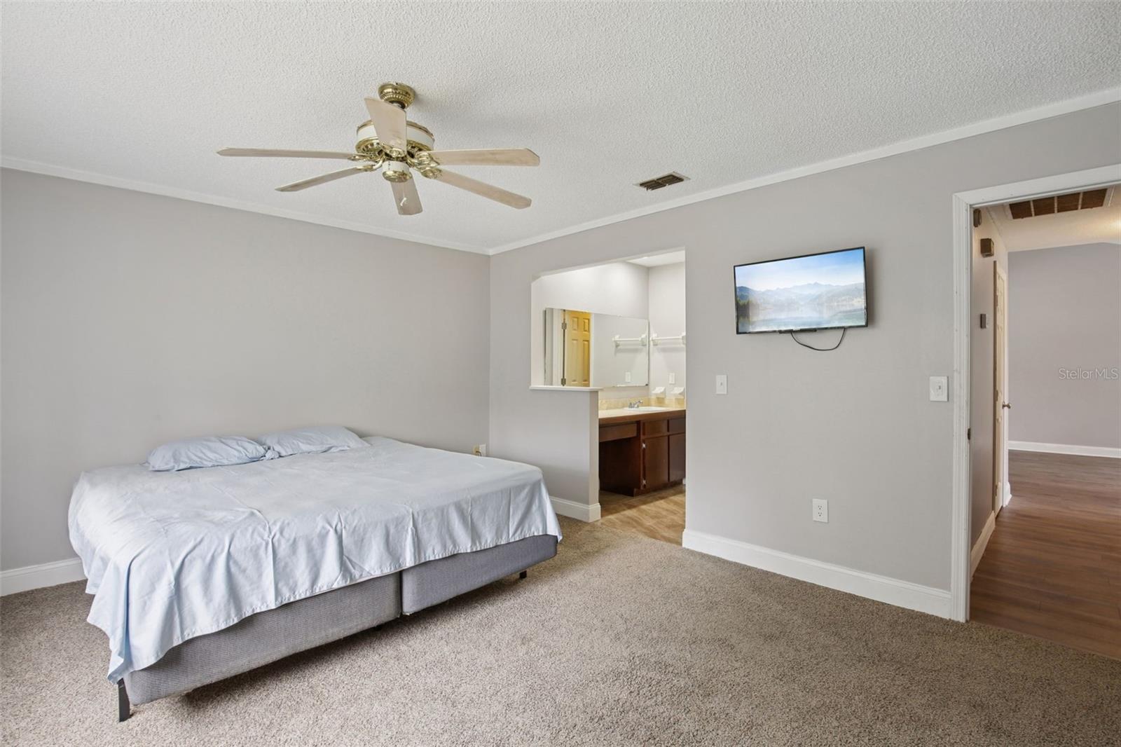 COUNTRY VILLAGE - Residential