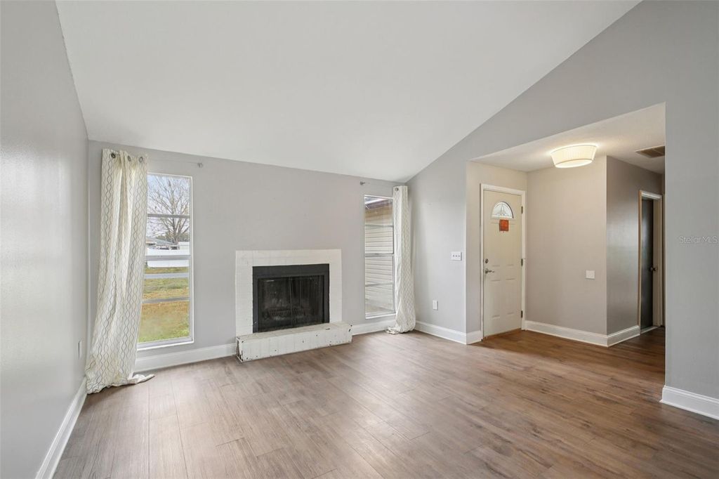 Photo of 2120 Country Loop N, Lakeland, FL 33811 (MLS # TB8460422)