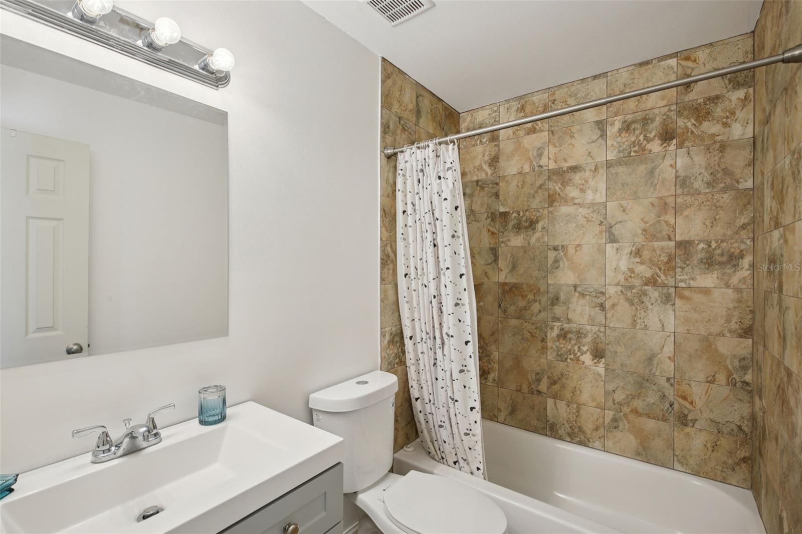 COUNTRY VILLAGE - Residential