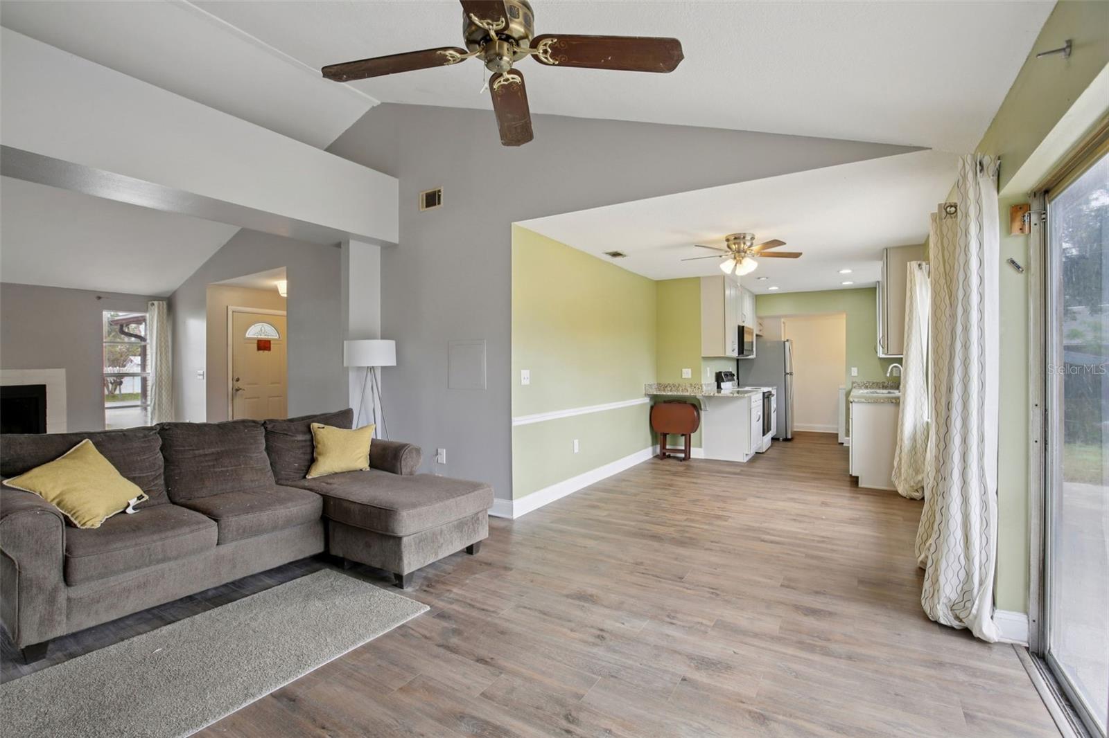 COUNTRY VILLAGE - Residential