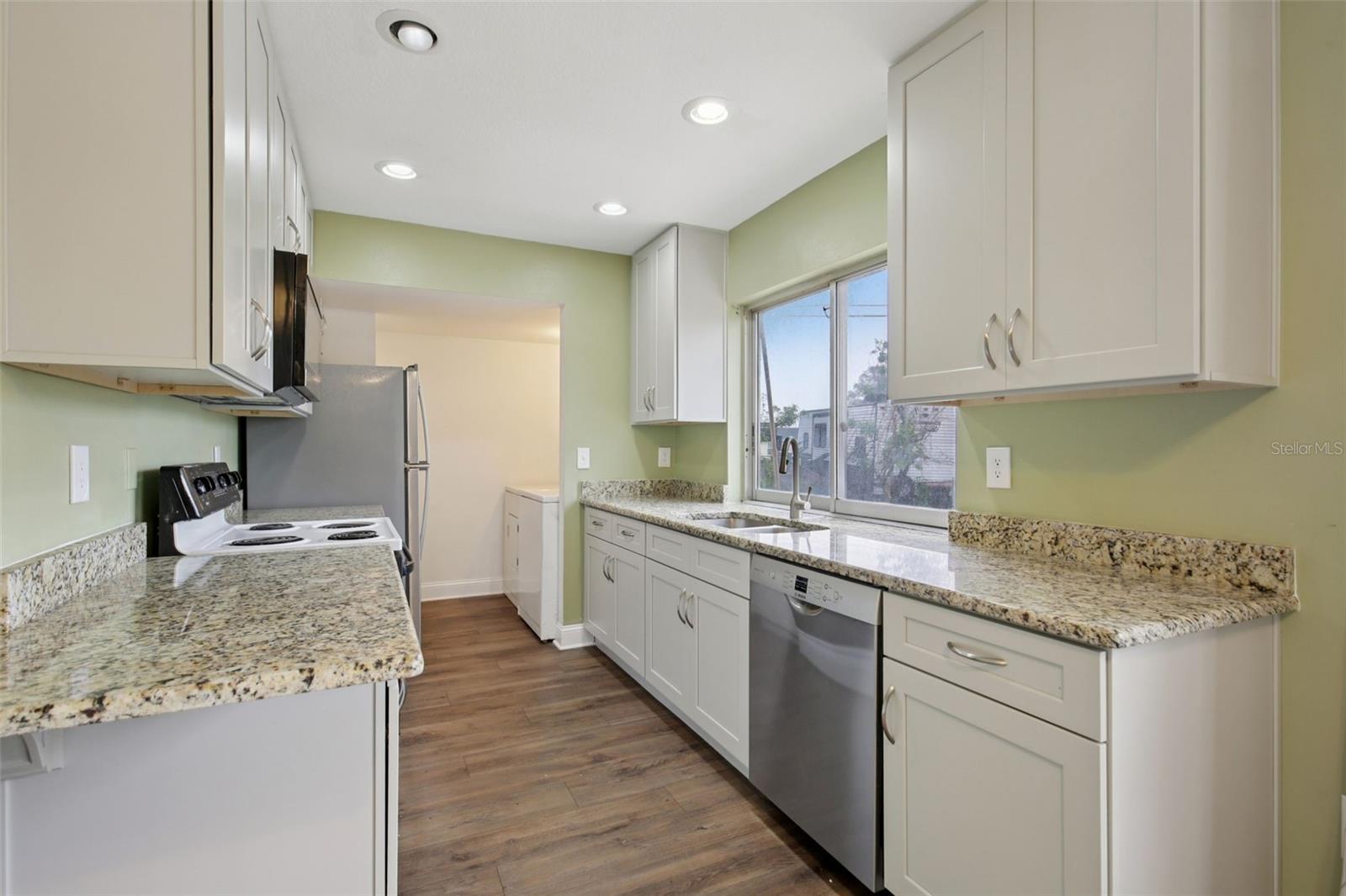 COUNTRY VILLAGE - Residential