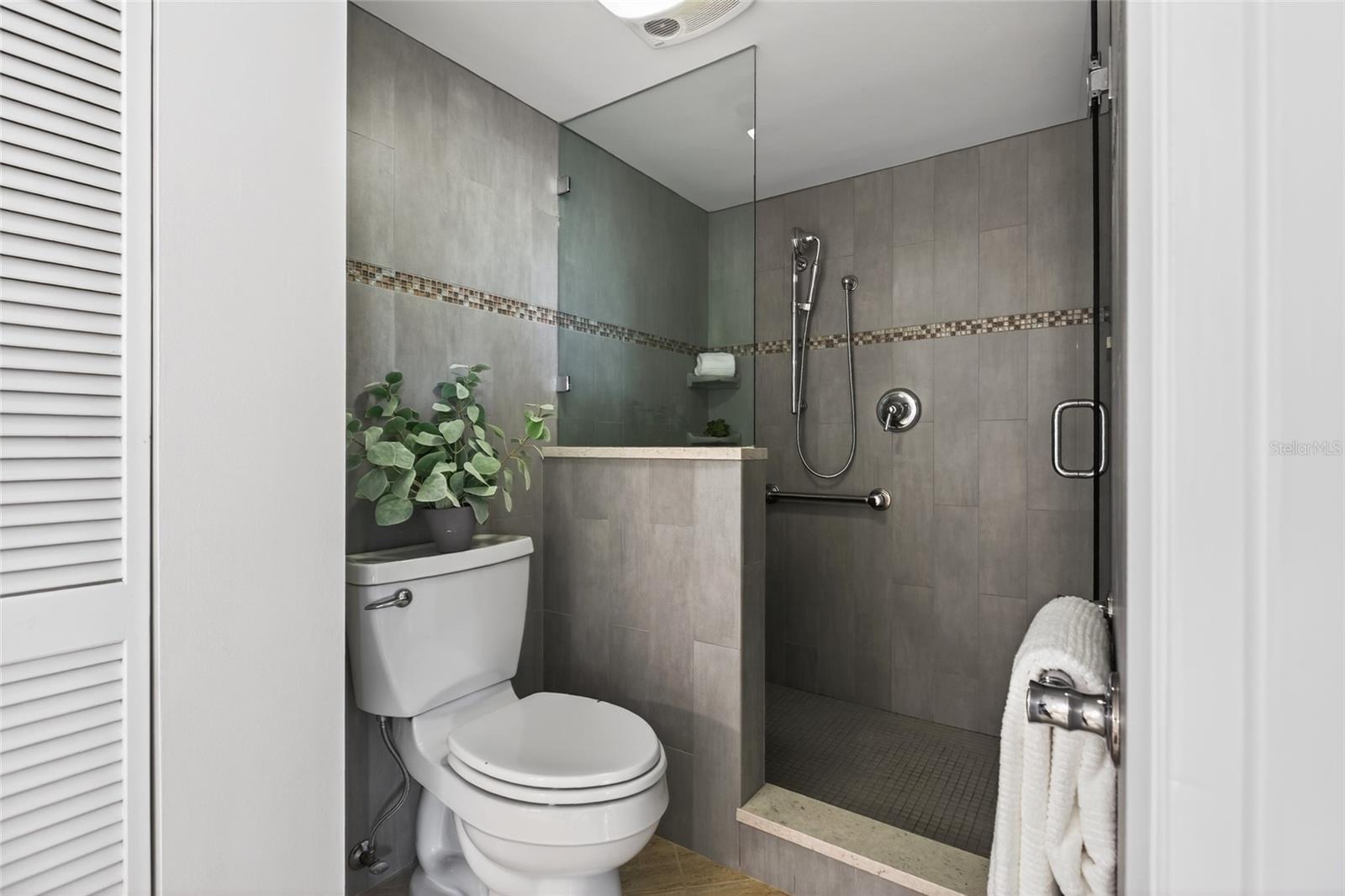 PELICAN BAY YACHT CLUB CONDO BLDG A - Residential