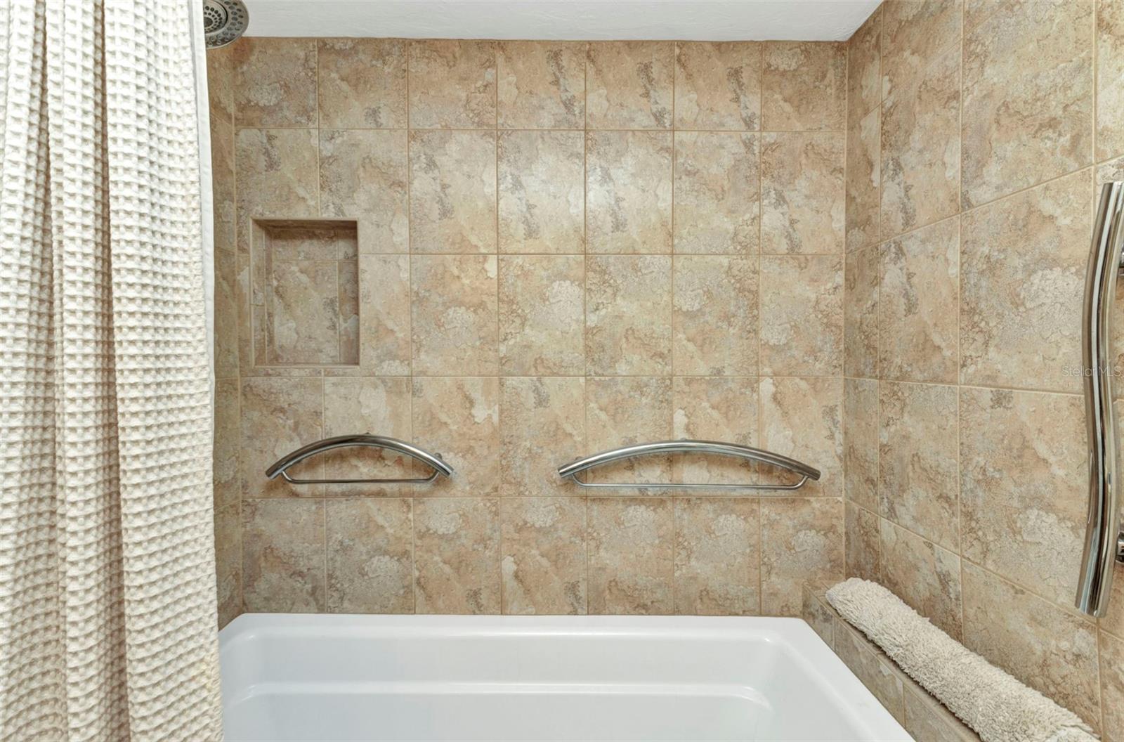 ROLLS LANDING PH 01 BLDG 08 - Residential