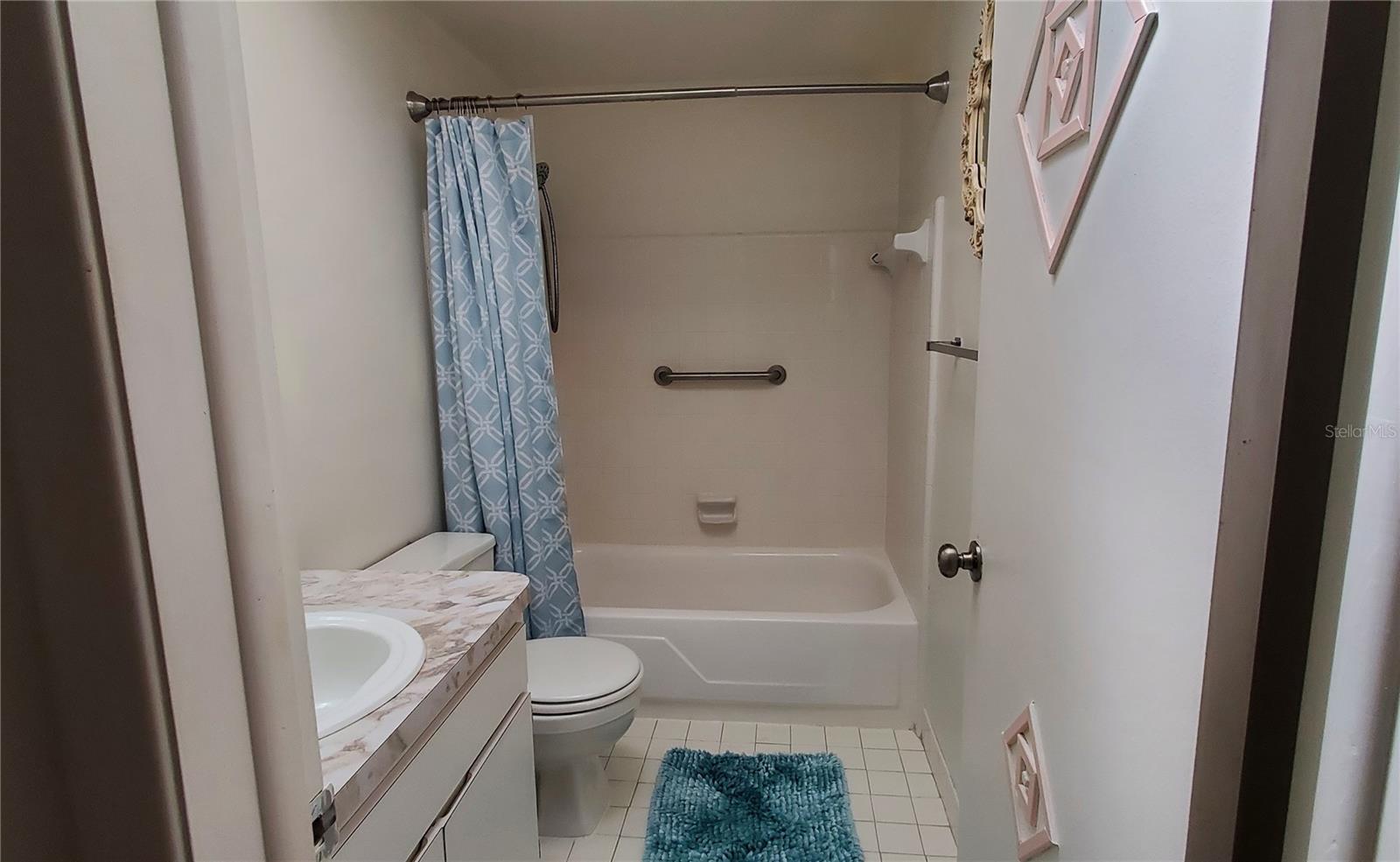 SUNSET PLAZA EAST APTS CONDO - Residential Lease