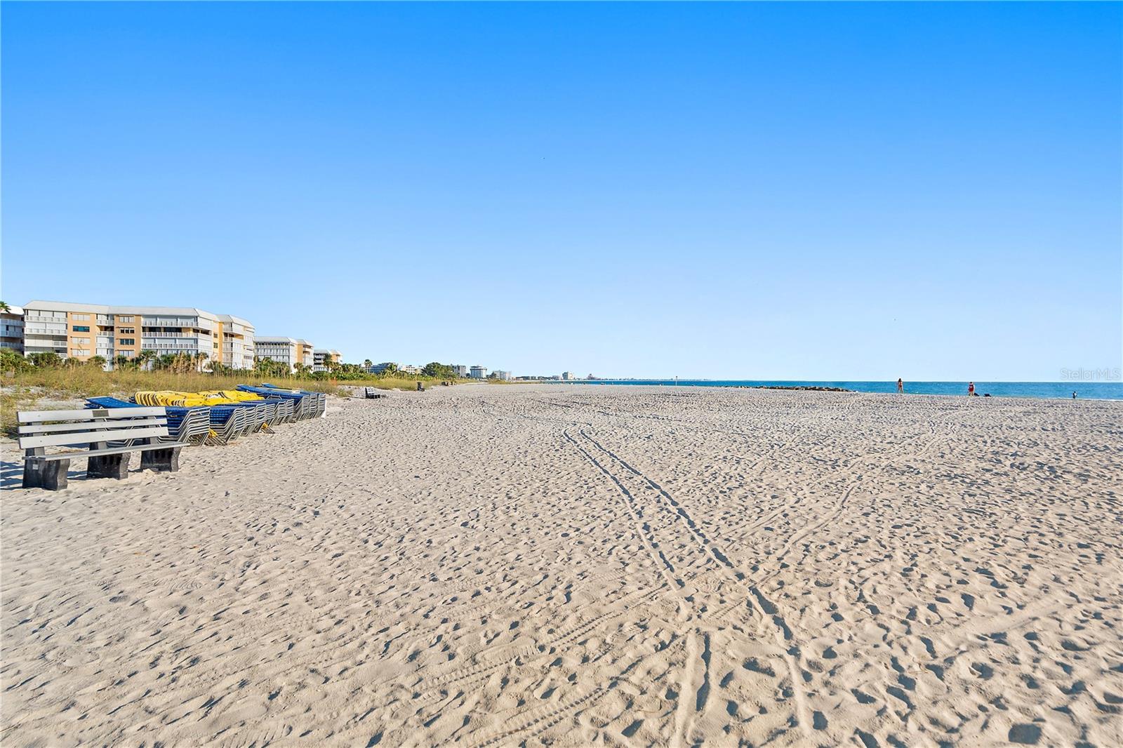 SUNSET PLAZA EAST APTS CONDO - Residential Lease