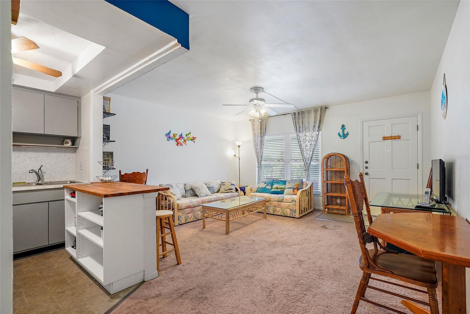 SUNSET PLAZA EAST APTS CONDO - Residential Lease