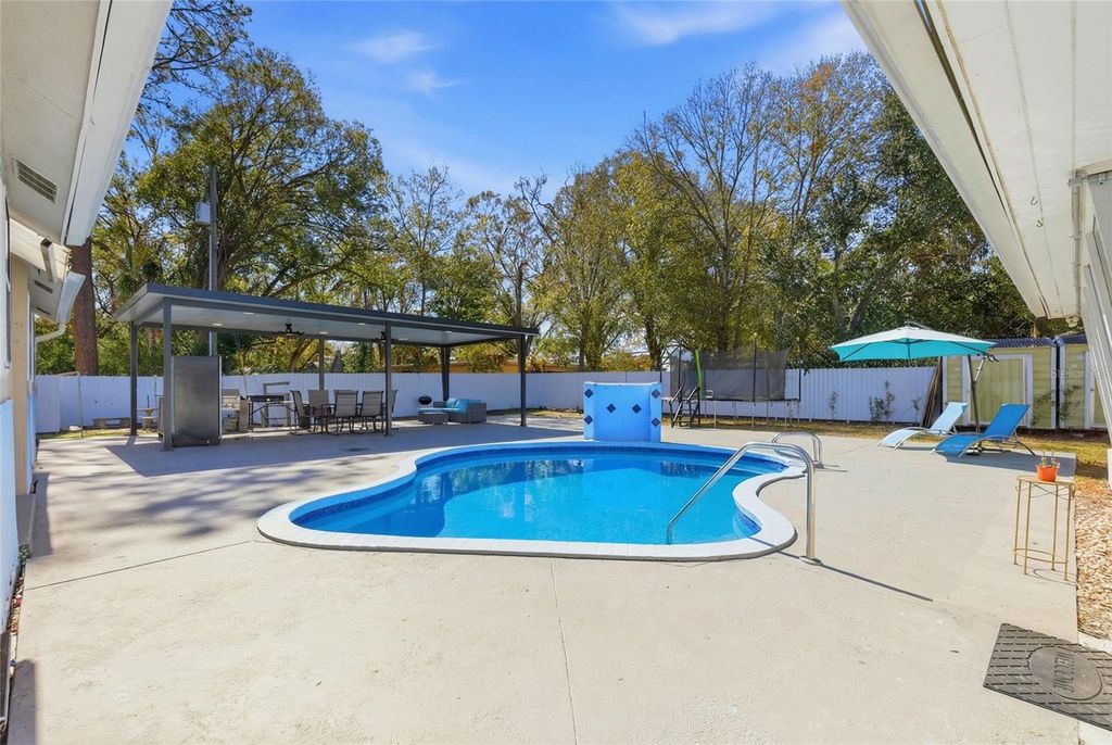 Photo of 1506 S Oregon Circle, Tampa, FL 33612 (MLS # TB8475079)