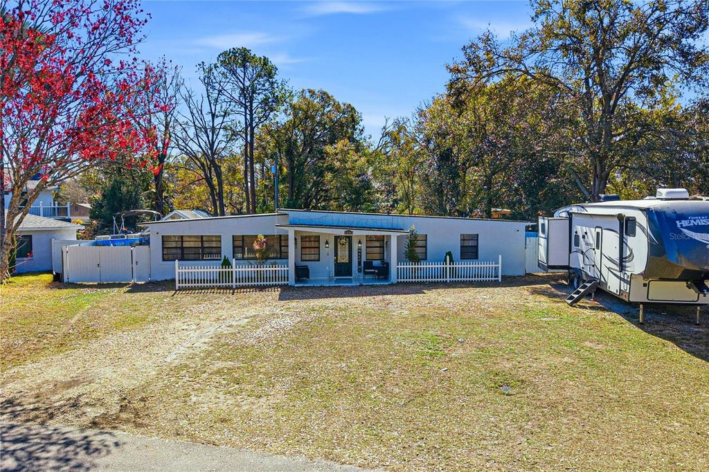 Photo of 1506 S Oregon Circle, Tampa, FL 33612 (MLS # TB8475079)