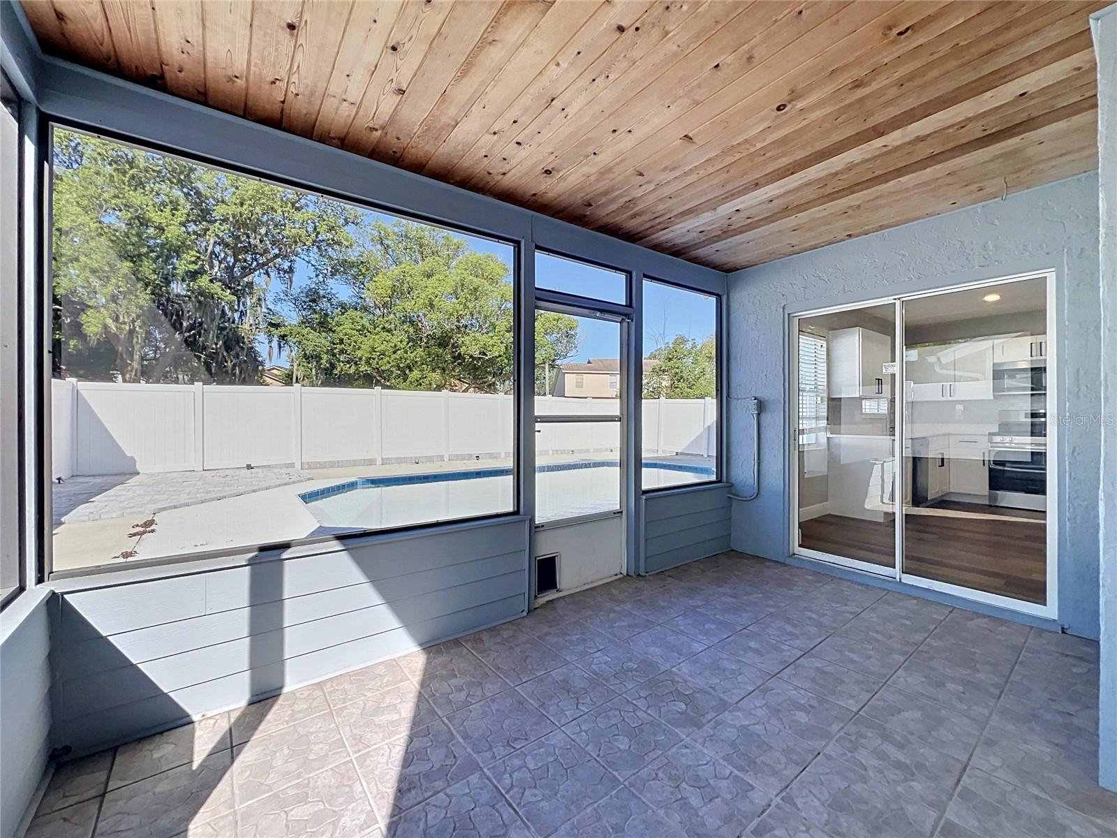 COUNTRY LANE - Residential