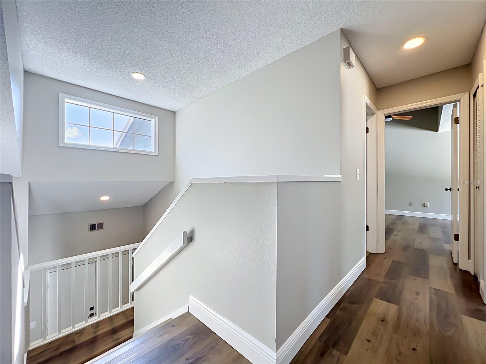 COUNTRY LANE - Residential