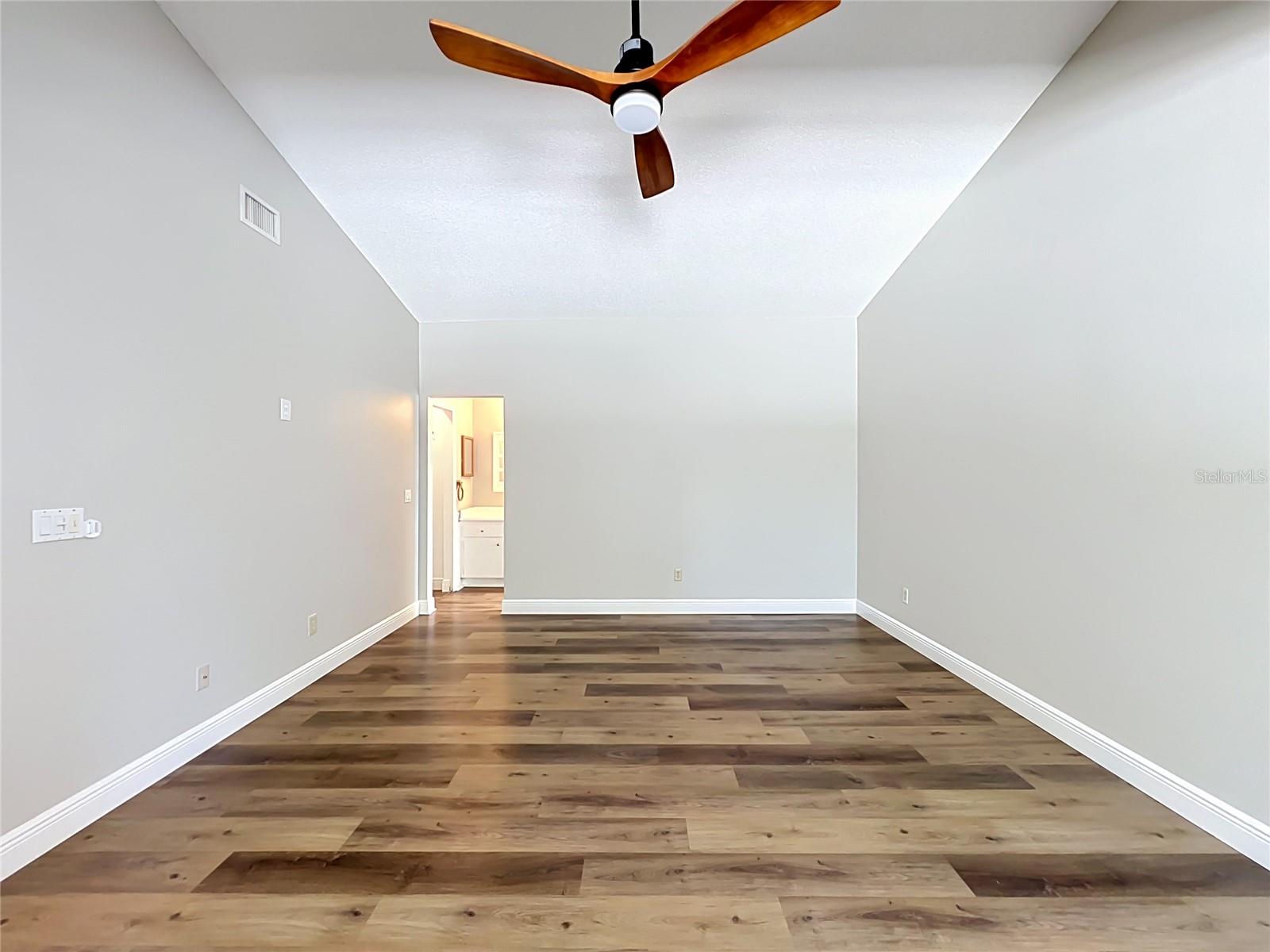 COUNTRY LANE - Residential