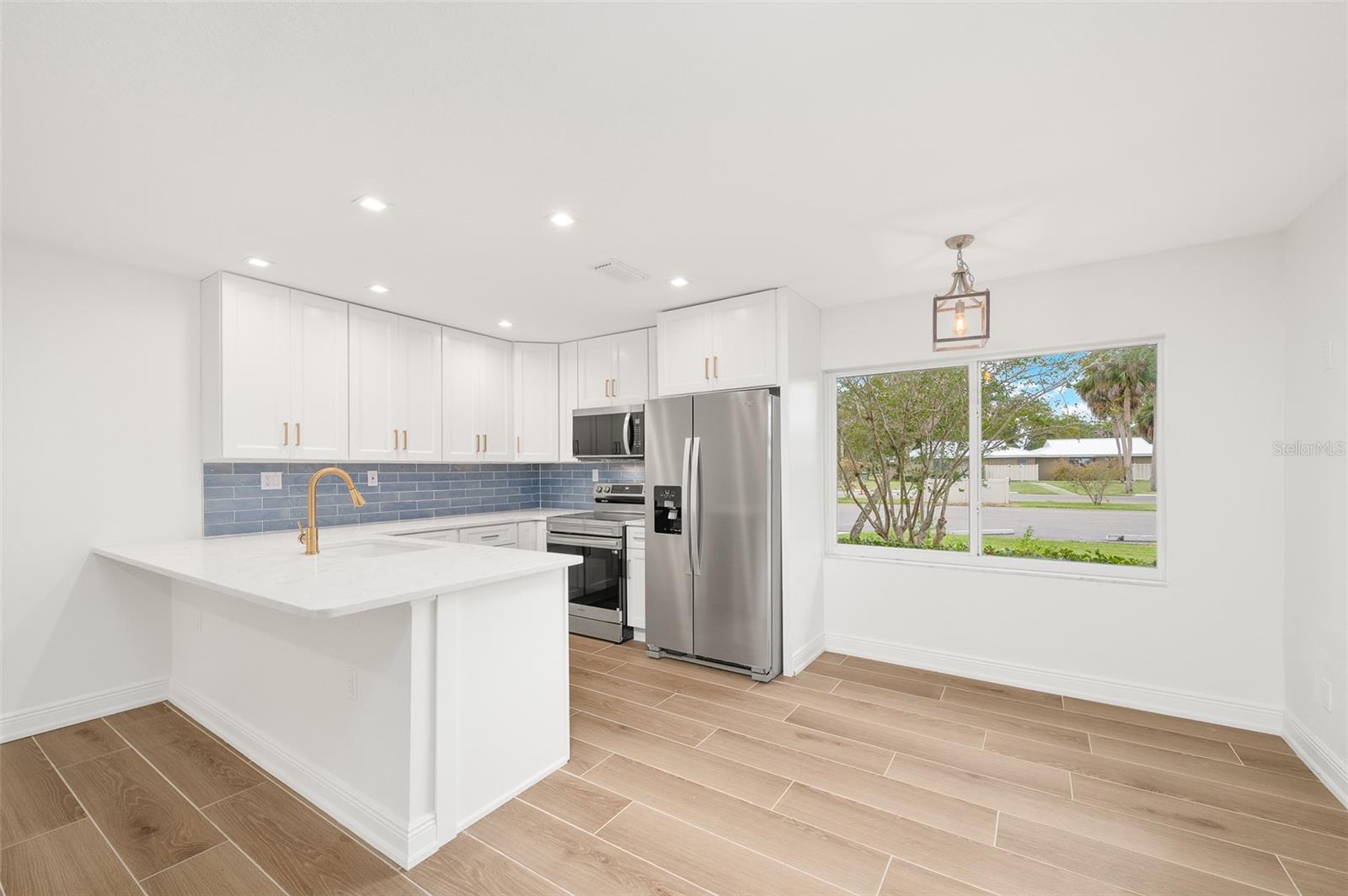 BAY VILLAS - Residential