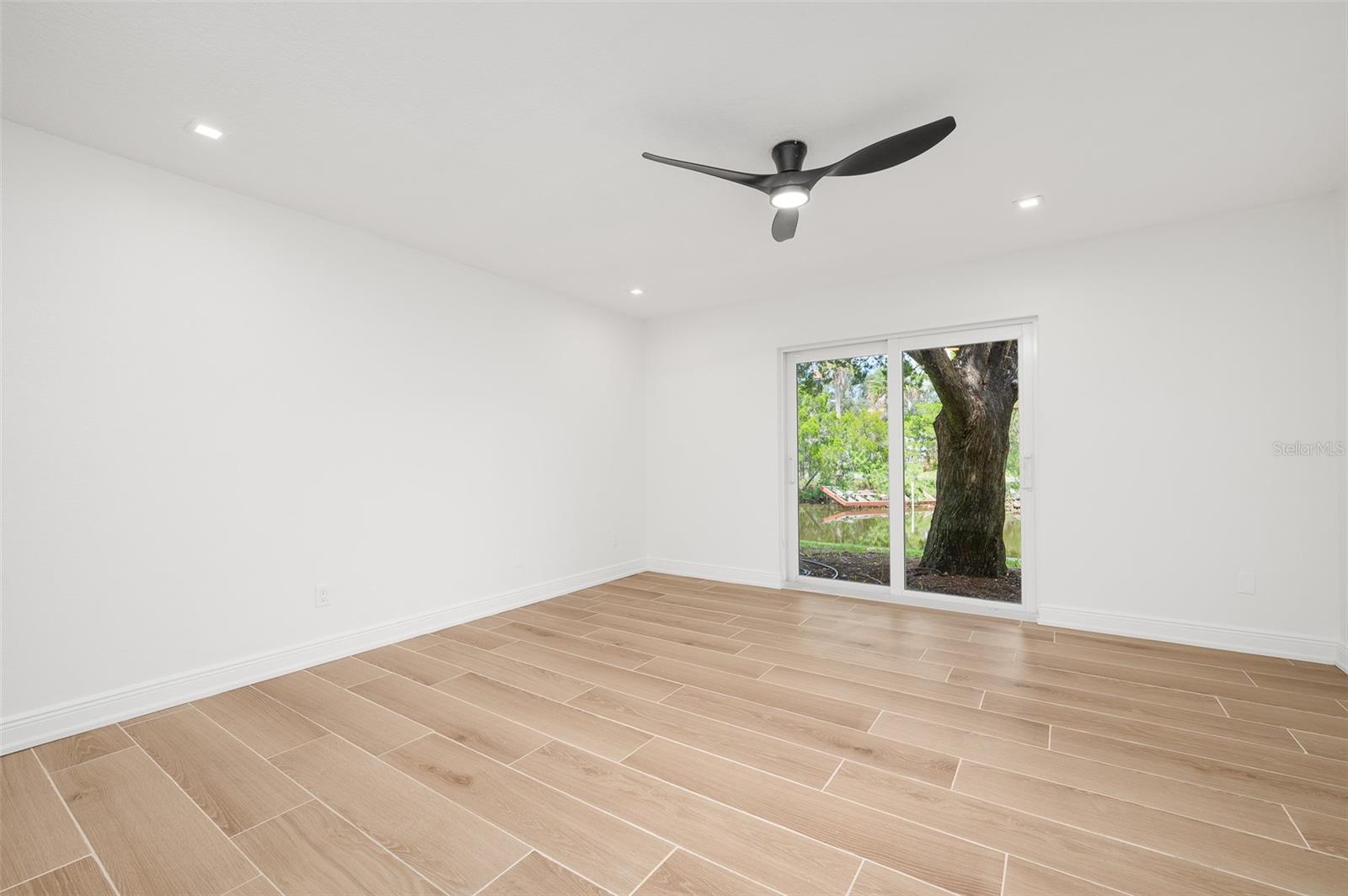 BAY VILLAS - Residential