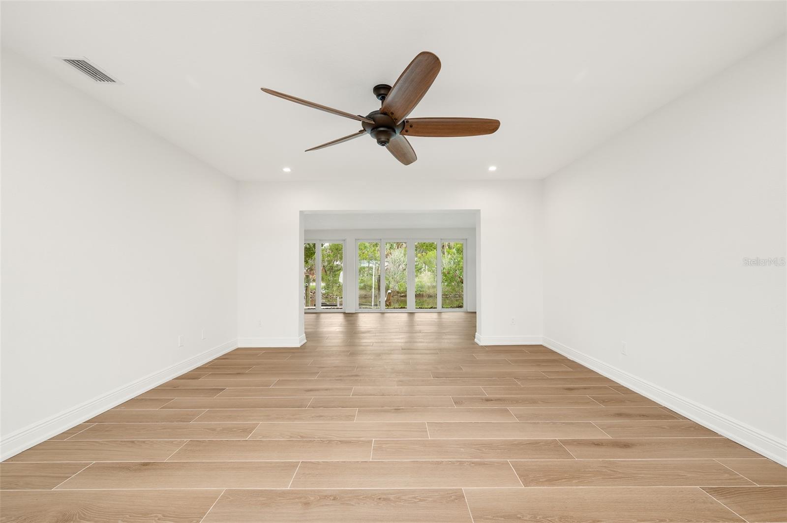 BAY VILLAS - Residential