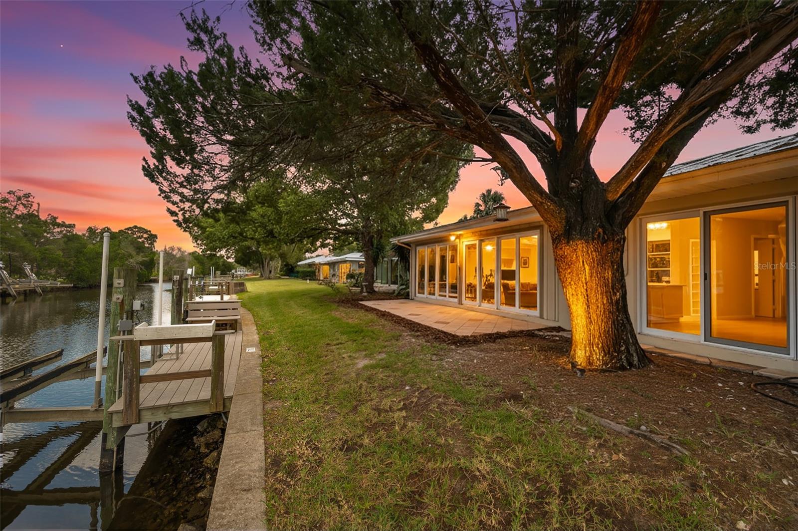 BAY VILLAS - Residential