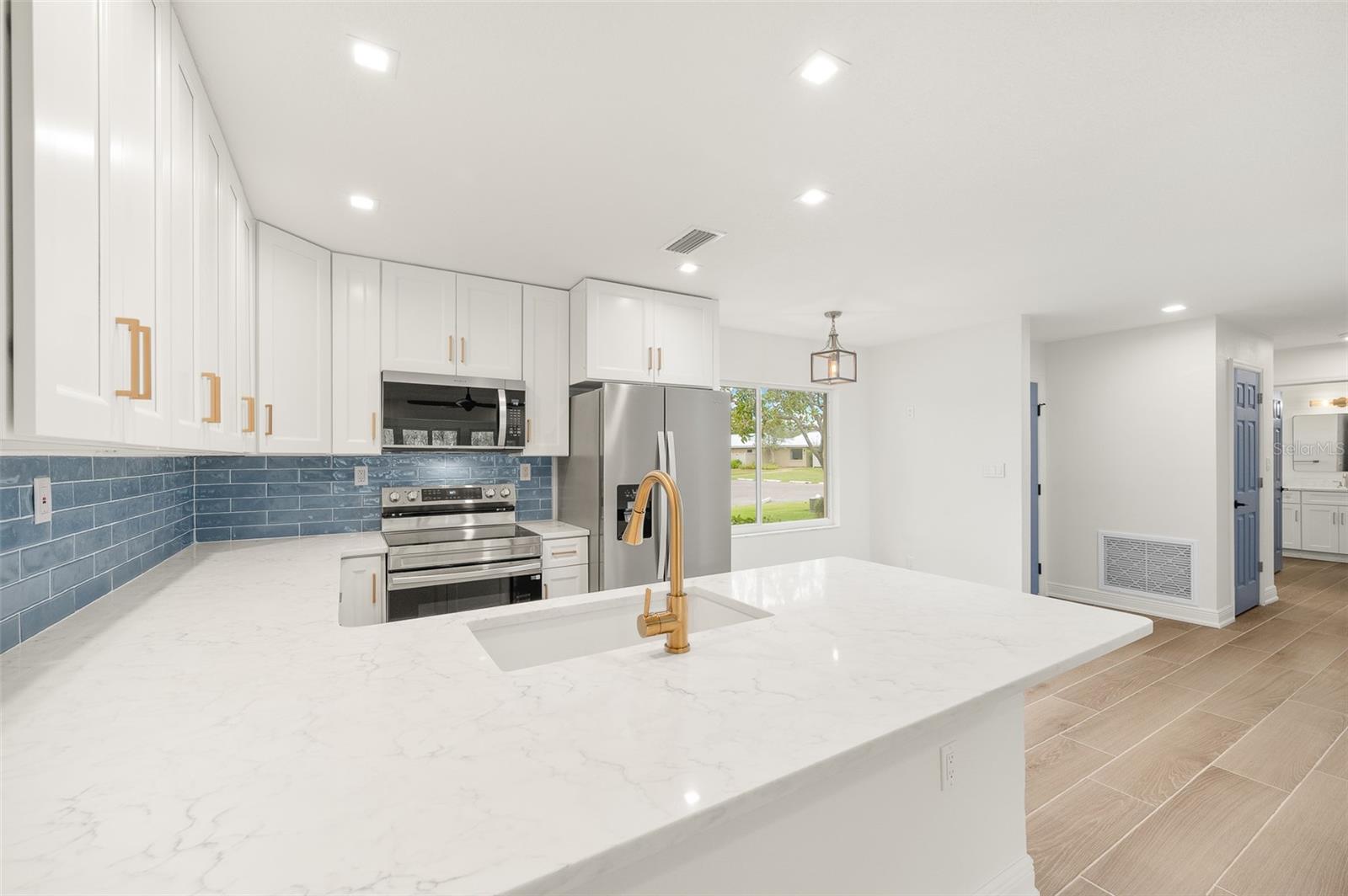 BAY VILLAS - Residential