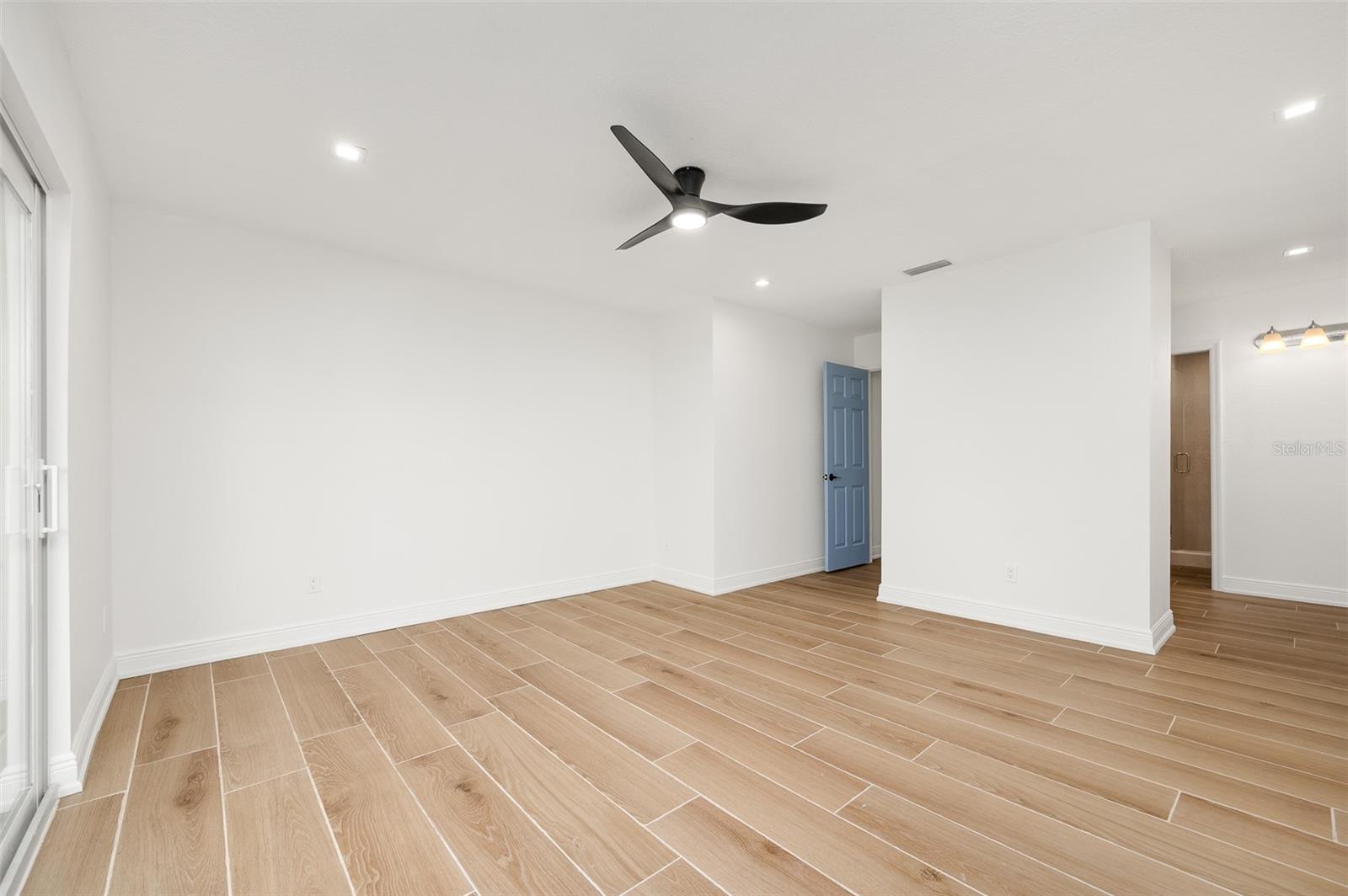 BAY VILLAS - Residential