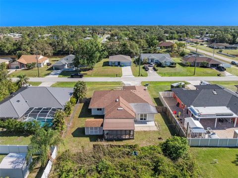 A home in PORT CHARLOTTE