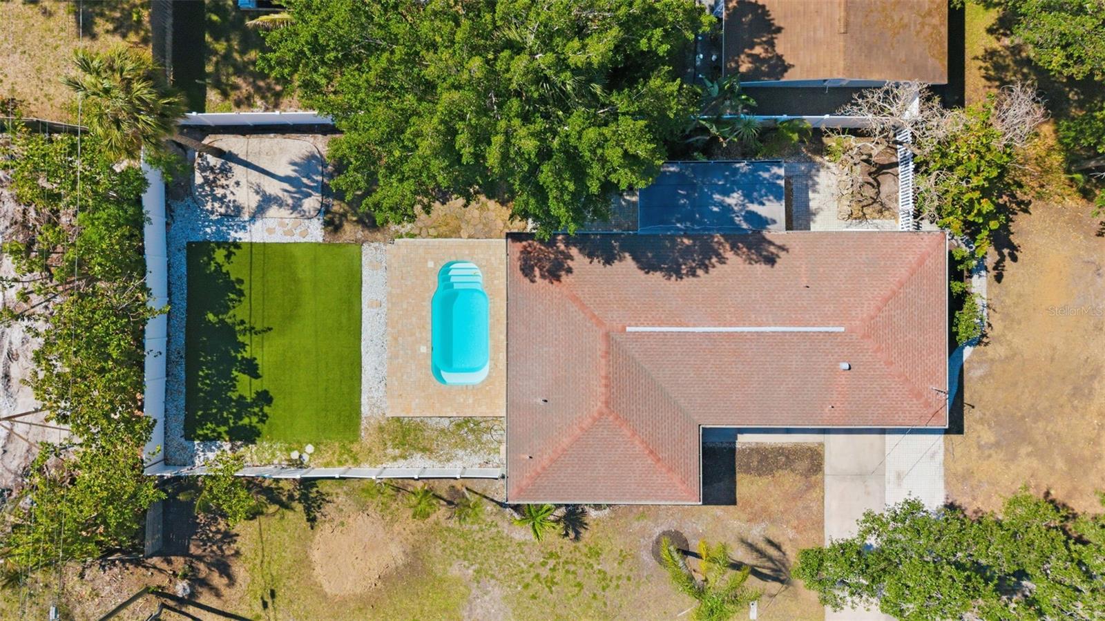 SUN-LIT SHORES - Residential