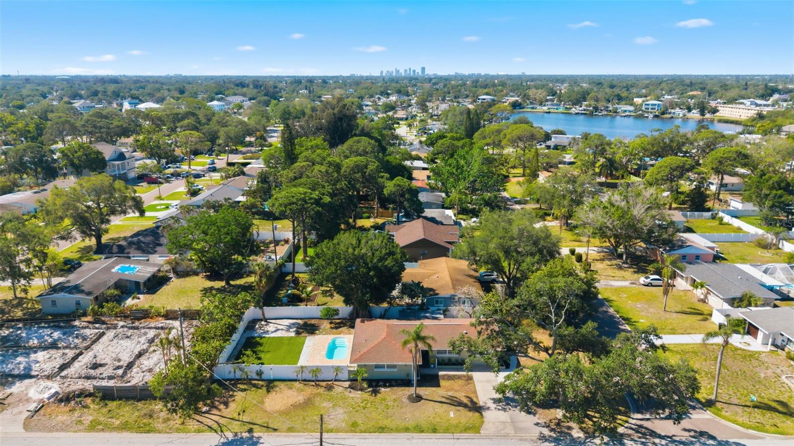 SUN-LIT SHORES - Residential