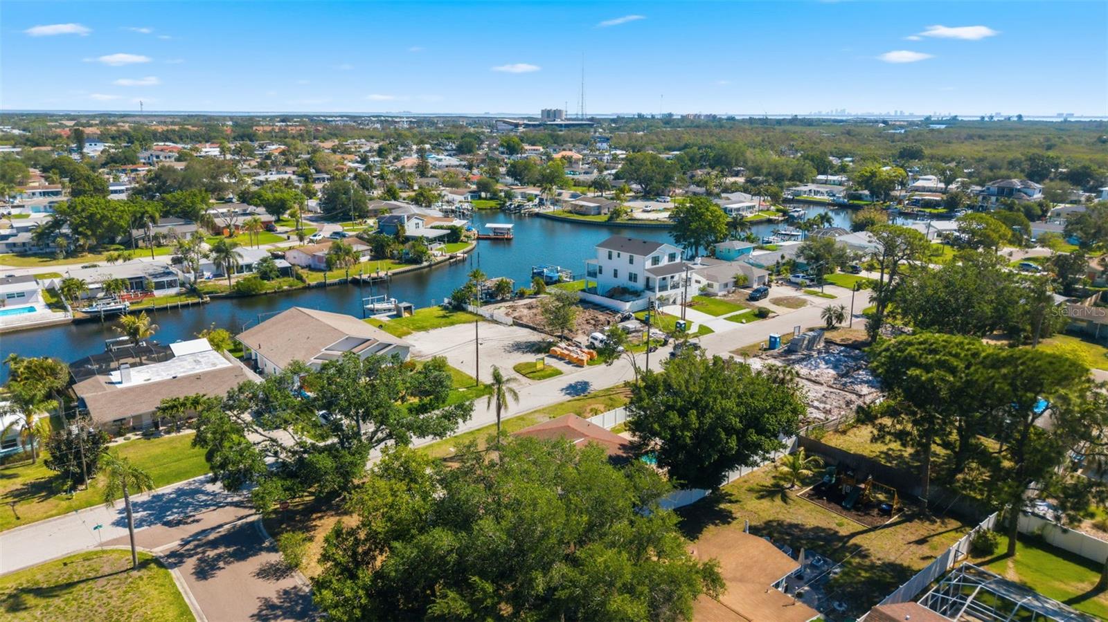 SUN-LIT SHORES - Residential