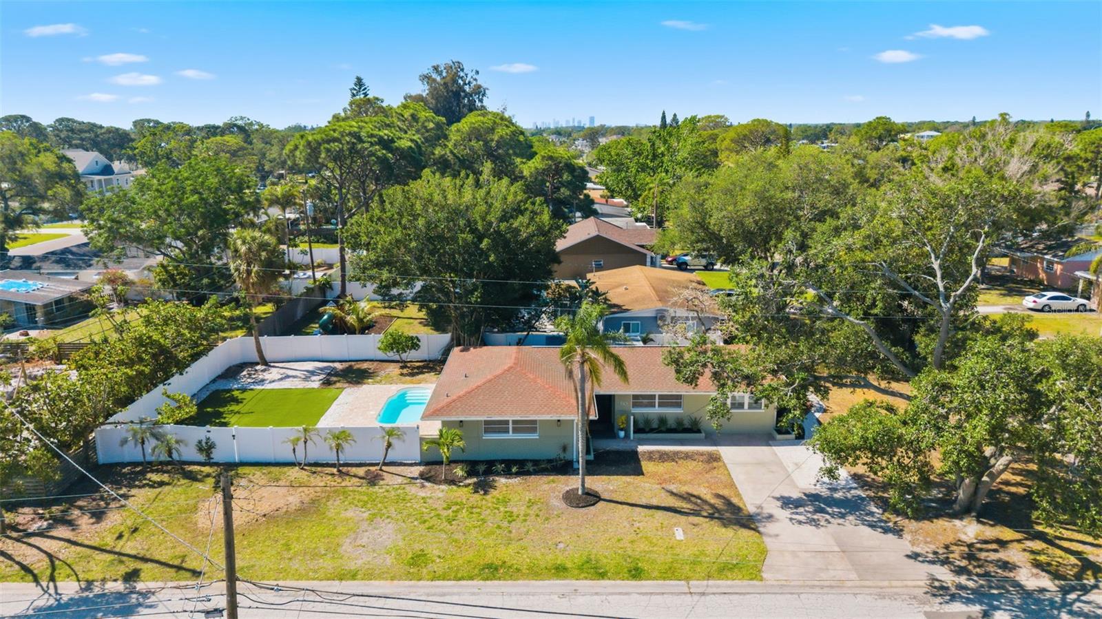 SUN-LIT SHORES - Residential