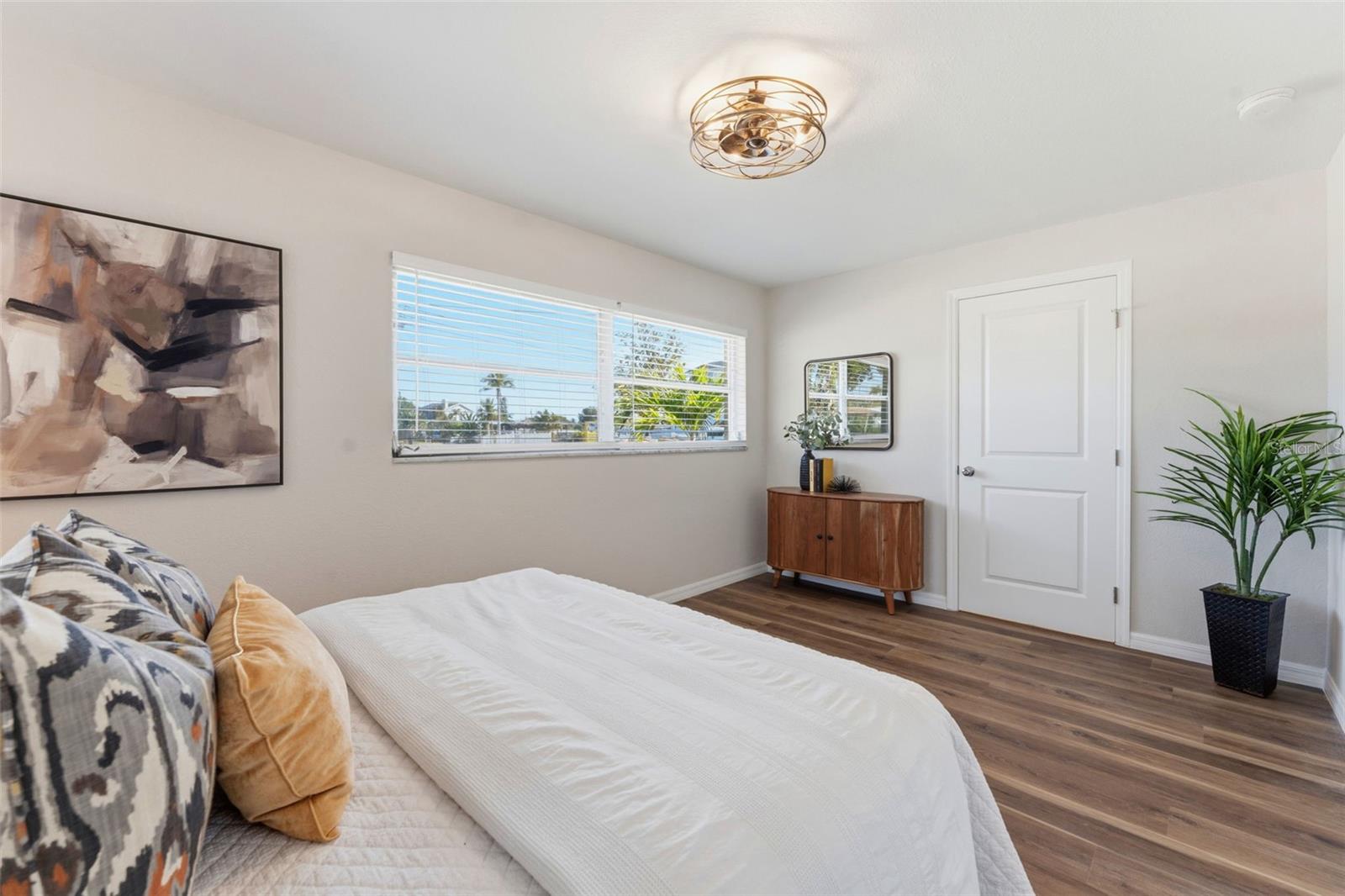 SUN-LIT SHORES - Residential