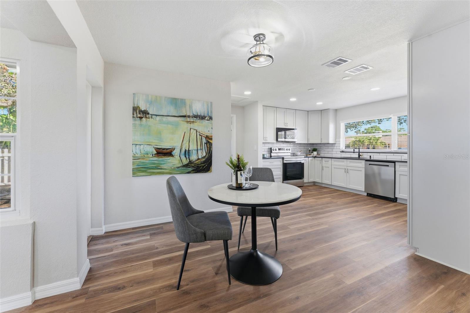 SUN-LIT SHORES - Residential