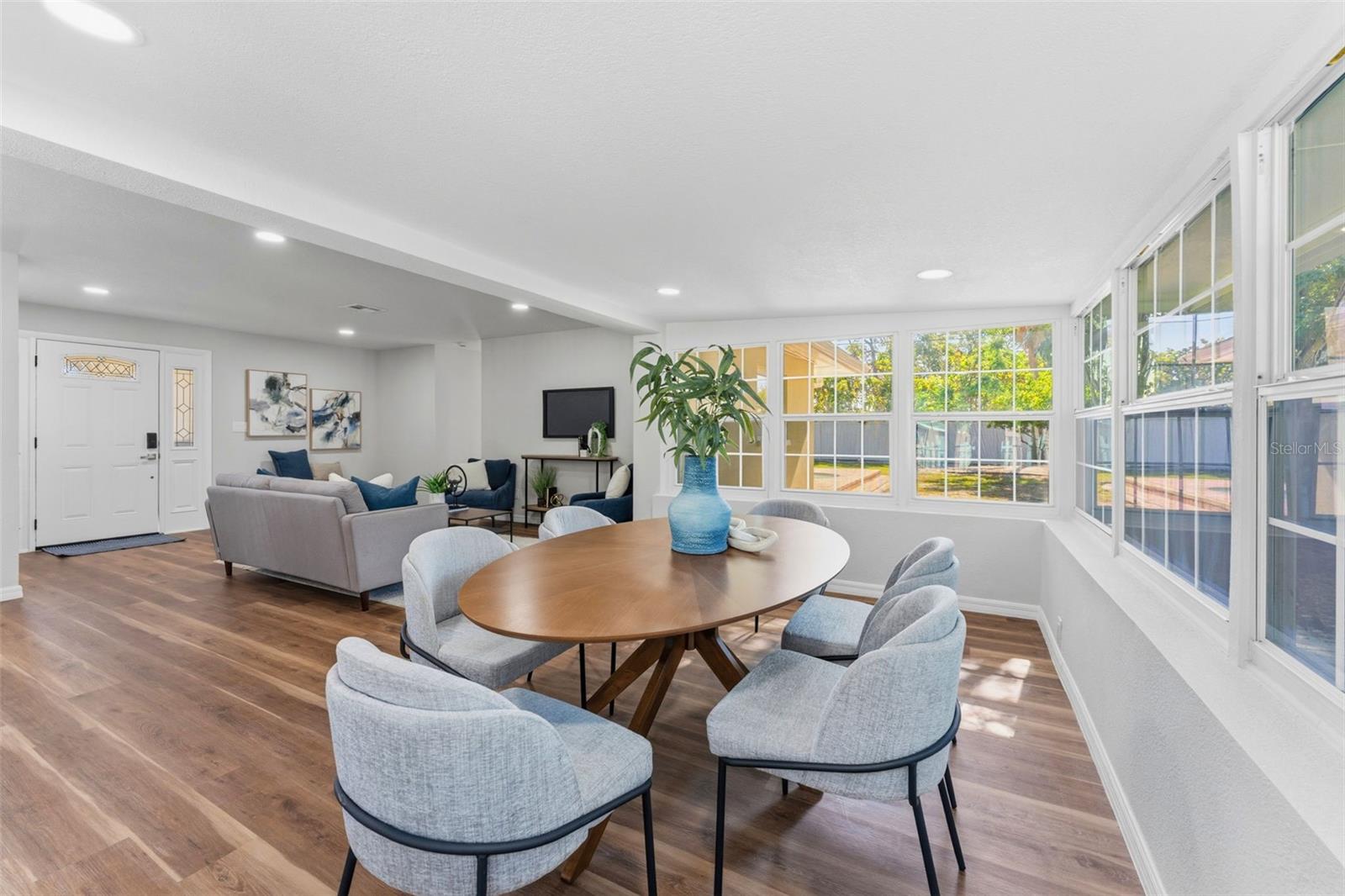 SUN-LIT SHORES - Residential