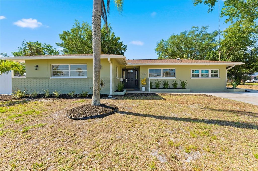 Photo of 110 92nd Avenue NE, St Petersburg, FL 33702 (MLS # TB8494830)