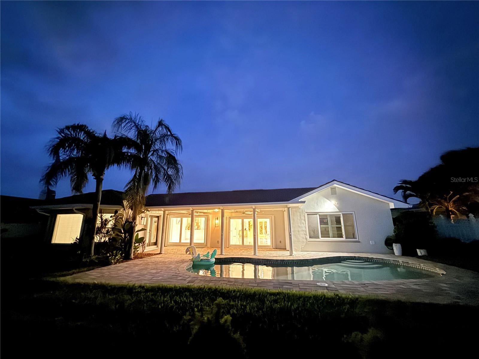 324 LEEWARD ISLAND