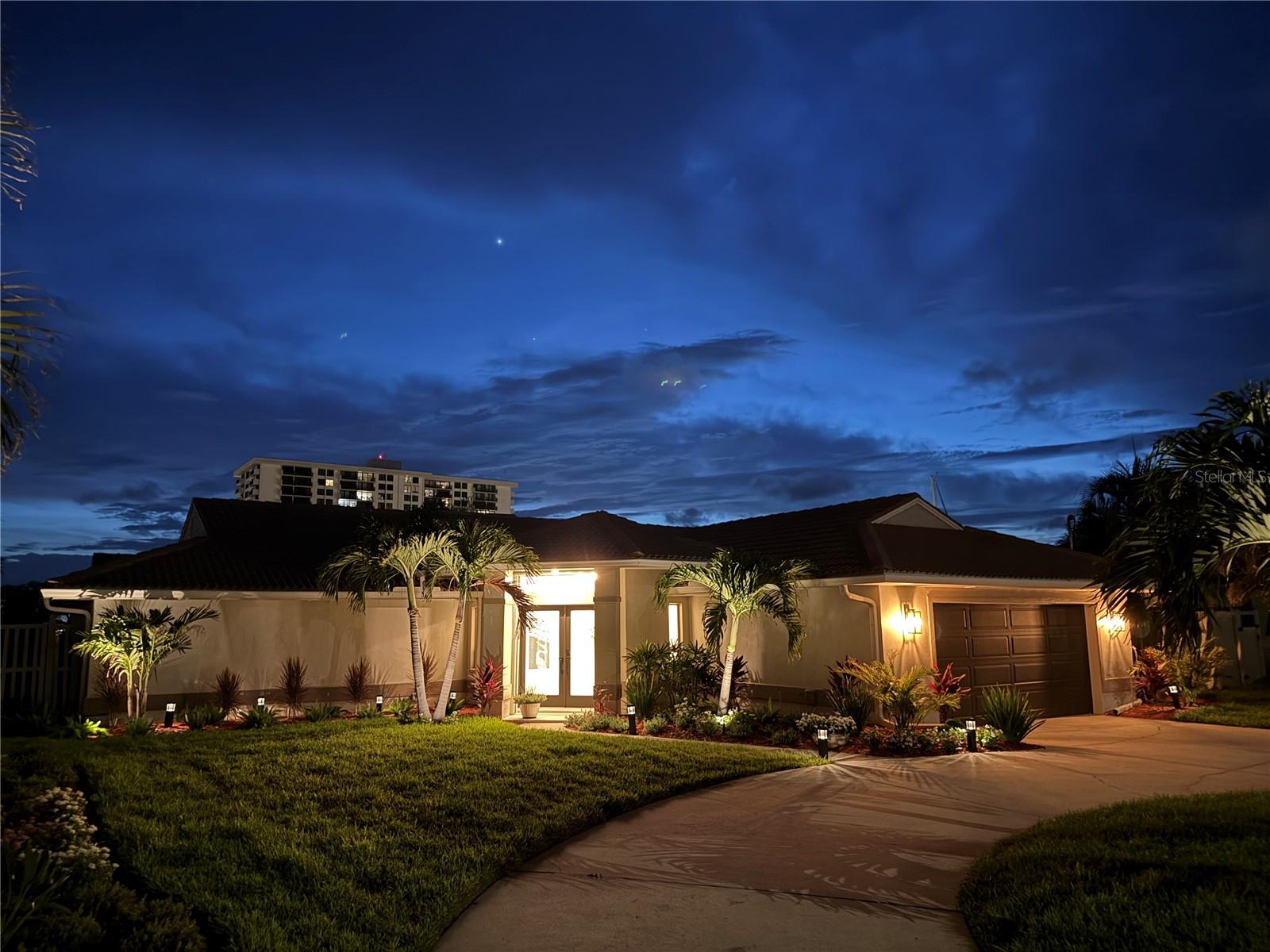 324 LEEWARD ISLAND