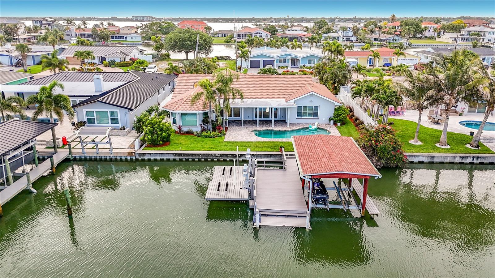 324 LEEWARD ISLAND
