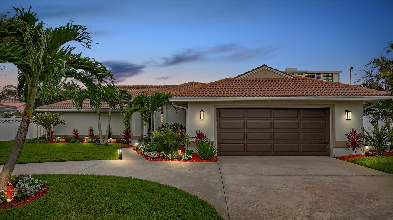 324 LEEWARD ISLAND
