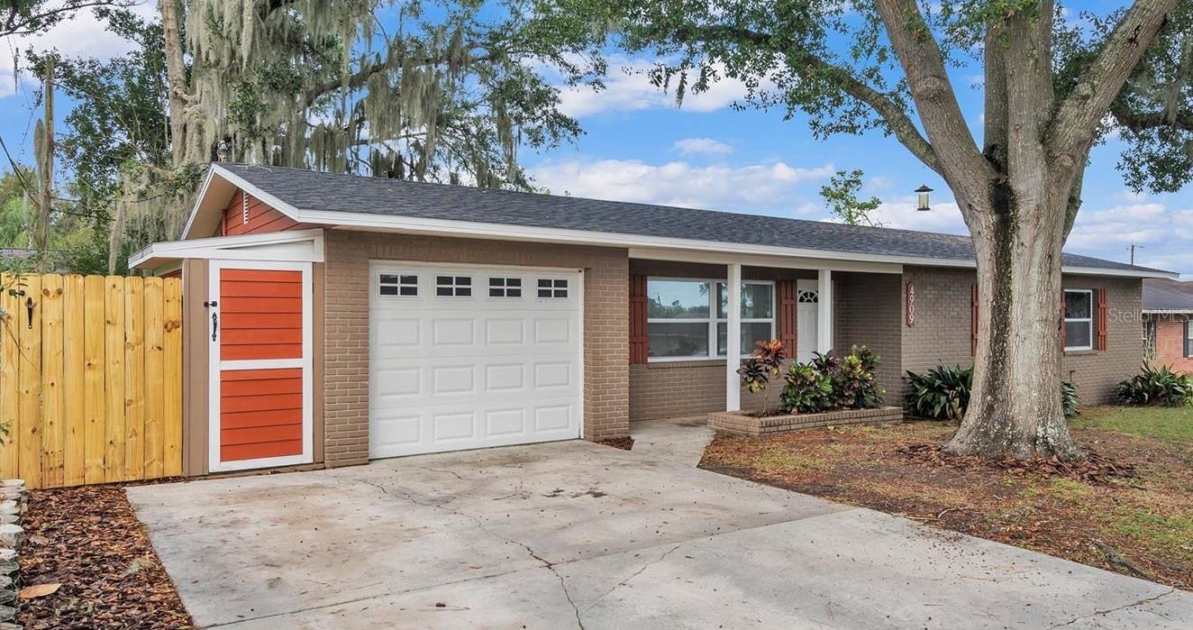 ~Well Maintained 3/2 South Lakeland Residence Offered for Lease~
This home features an abundance of natural lighting, neutral color scheme throughout, updated kitchen with granite countertops, solid cherry wood cabinetry, stainless steel appliances, breakfast bar and subway tile backsplash, and wood laminate flooring throughout the entire living area with carpeted bedrooms. Additional features include a spacious screened lanai with brick pavers overlooking a generous fenced yard with a brick fire it. This property is convenient to everything Lakeland has to offer!