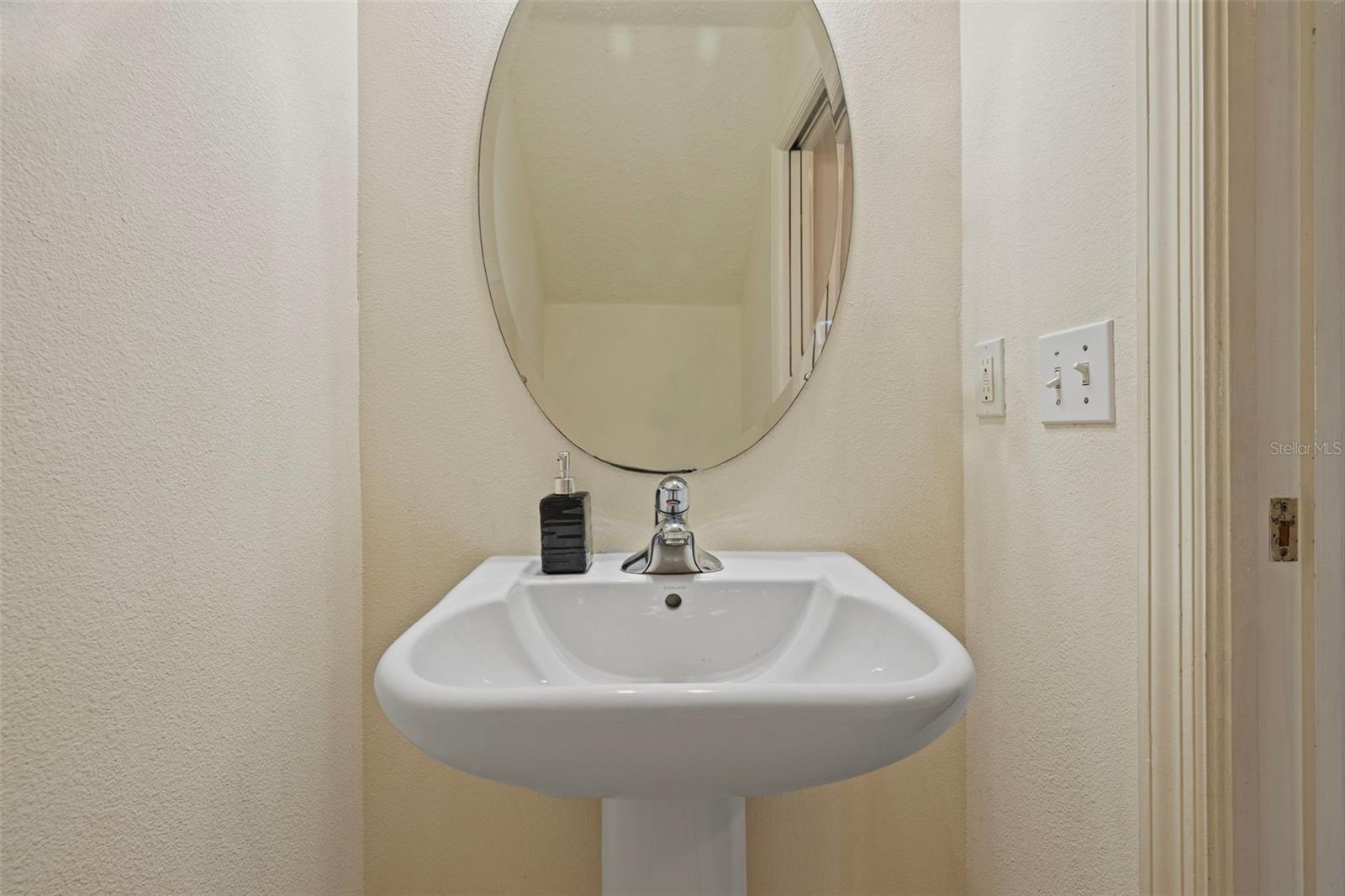 TOWNHOMES AT SABAL POINTE - Residential Lease