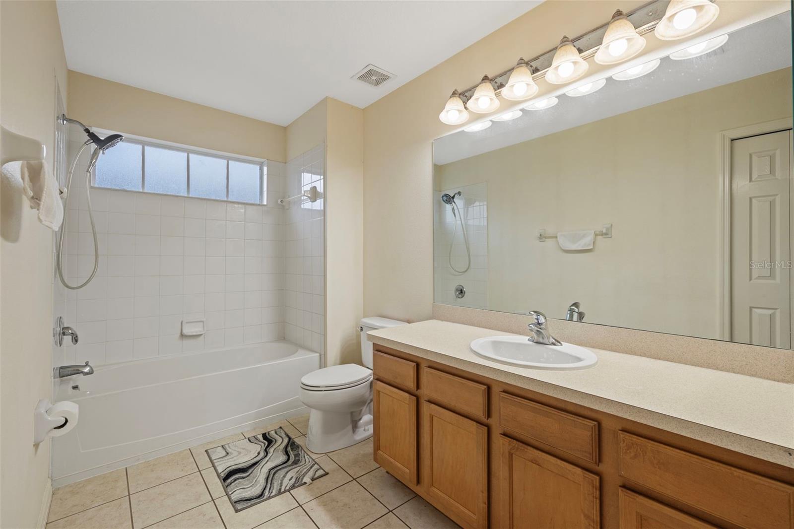 TOWNHOMES AT SABAL POINTE - Residential Lease