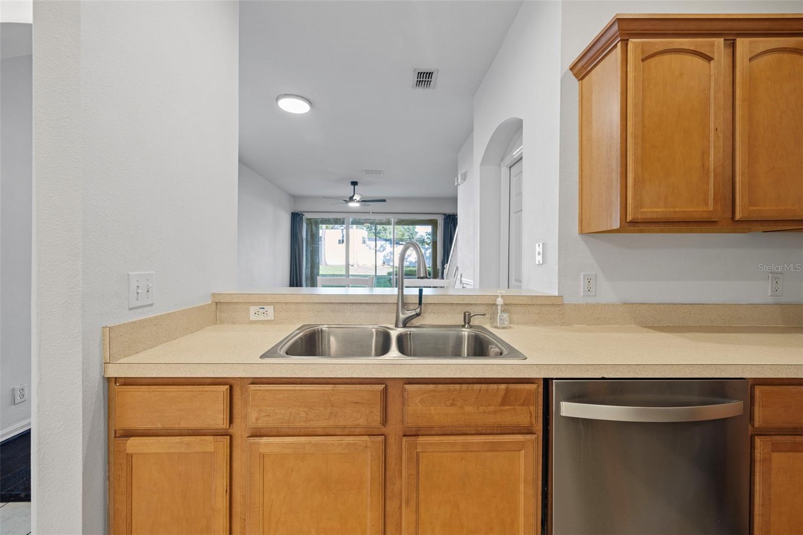 TOWNHOMES AT SABAL POINTE - Residential Lease