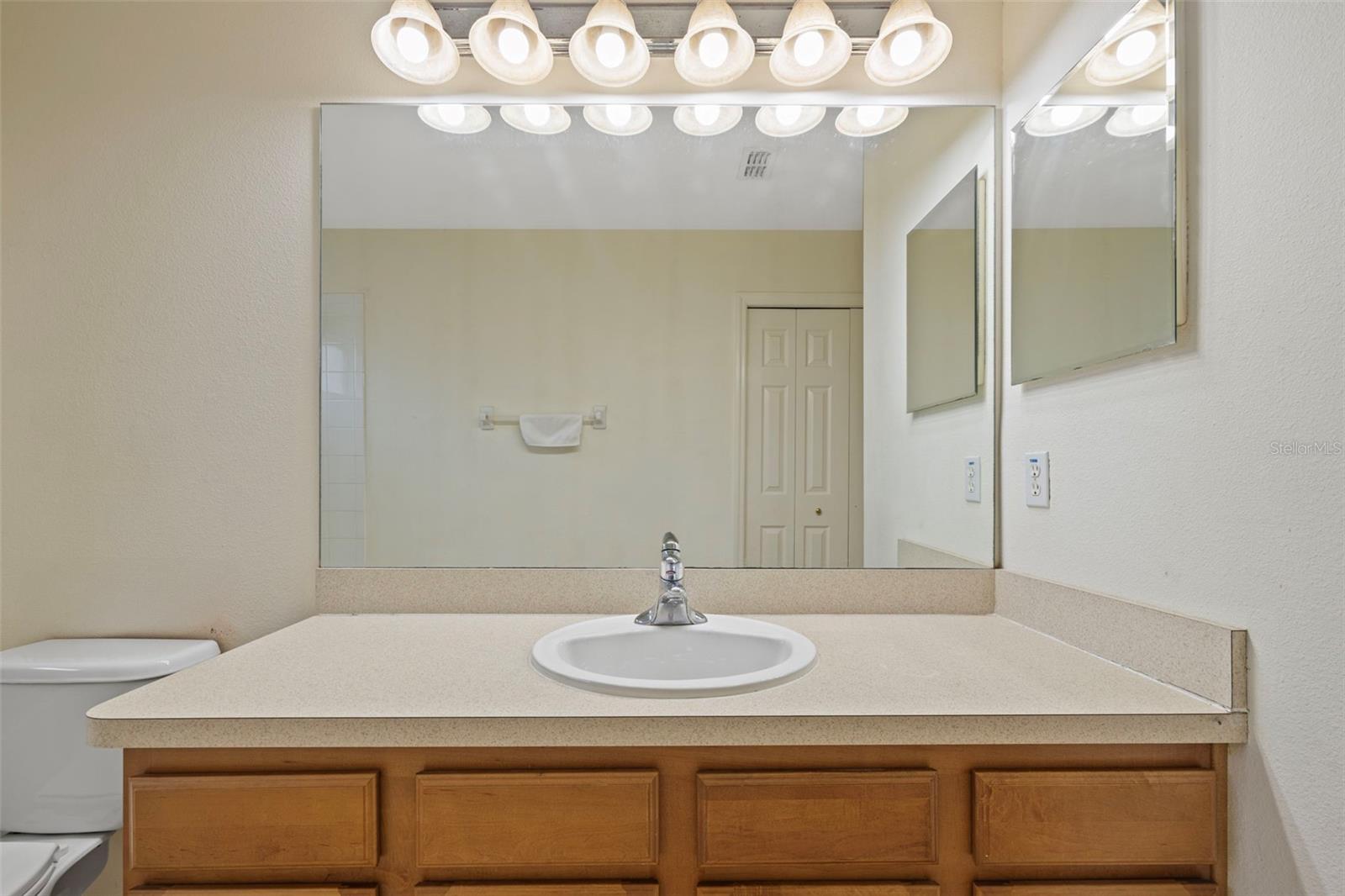 TOWNHOMES AT SABAL POINTE - Residential Lease