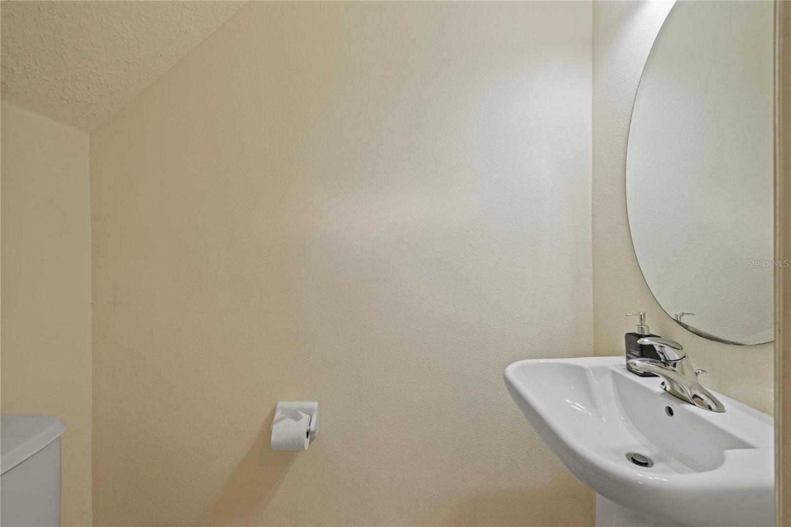 TOWNHOMES AT SABAL POINTE - Residential Lease