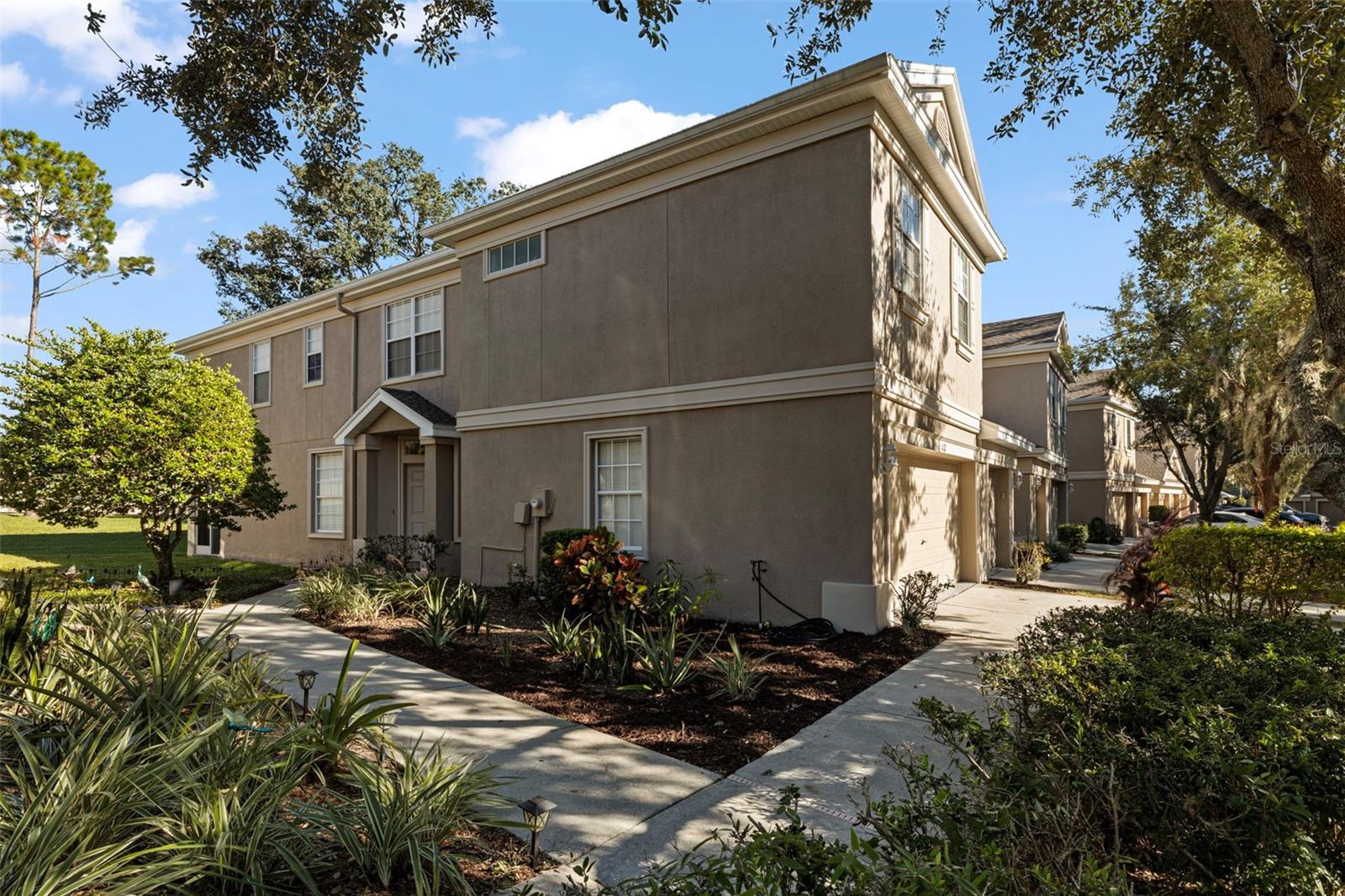 TOWNHOMES AT SABAL POINTE - Residential Lease