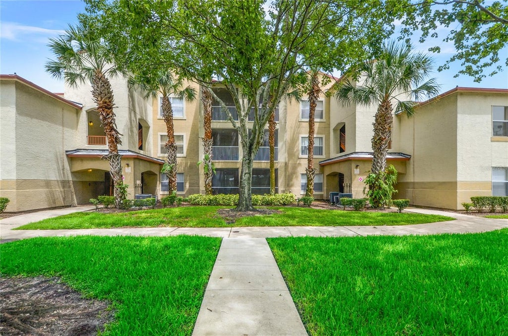Photo of 826 Camargo Way #302, Altamonte Springs, FL 32714 (MLS # O6425871)