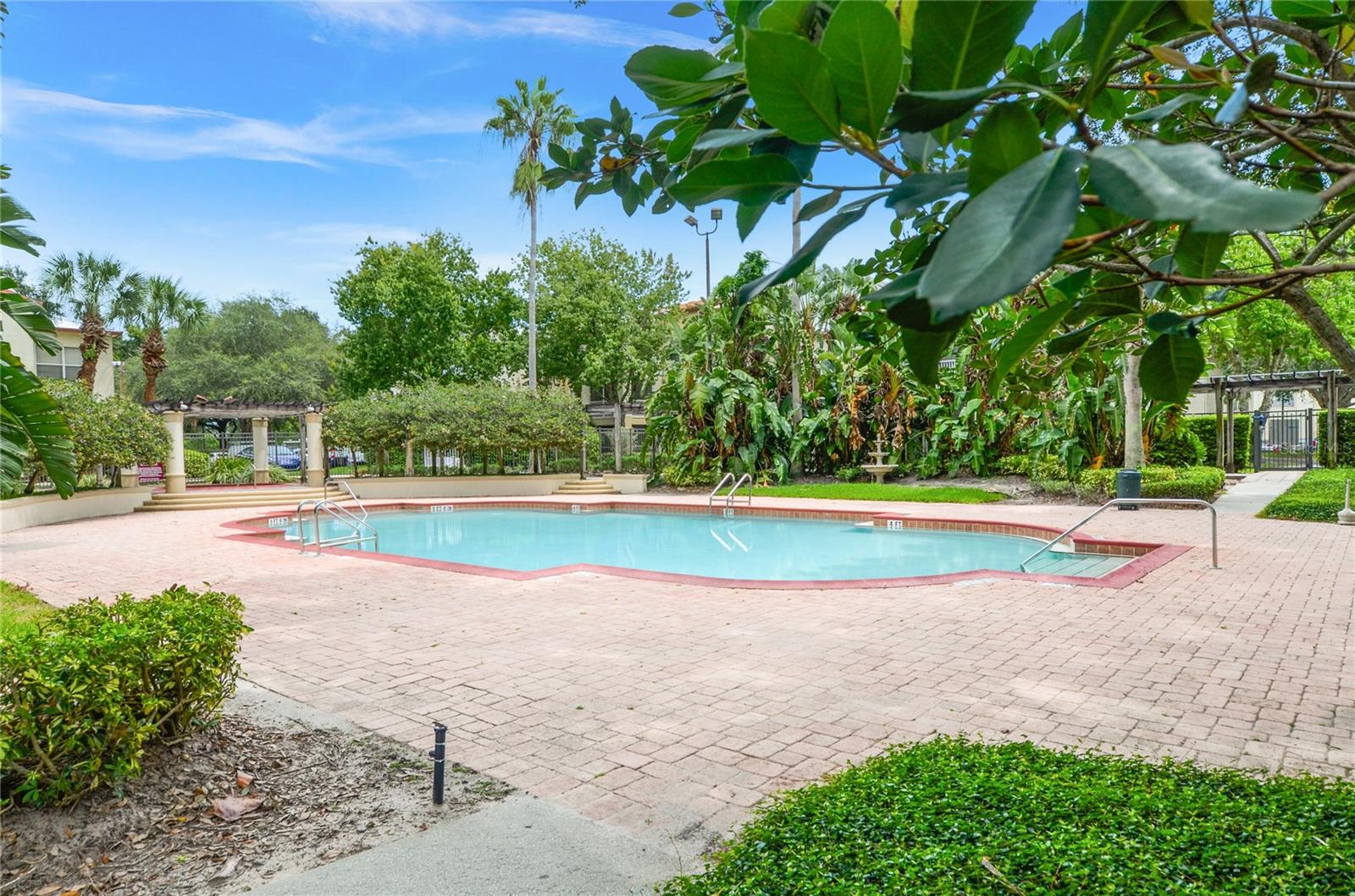 826 CAMARGO WAY 302