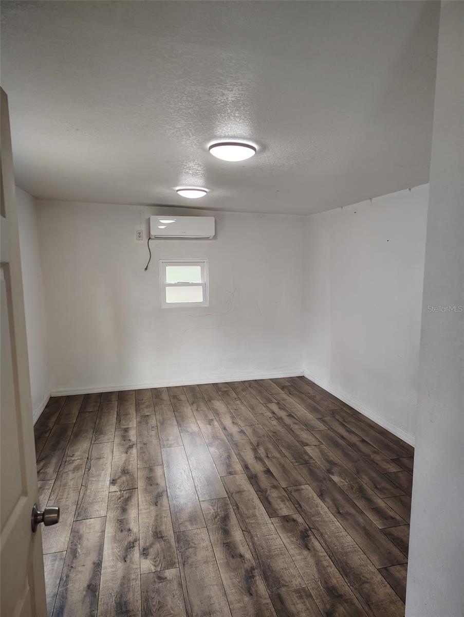 1741 BANANA ROAD