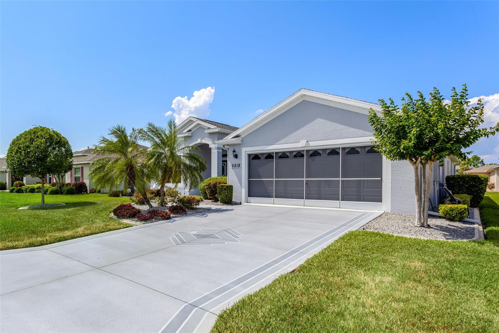 5818 GREENBRIAR LOOP
