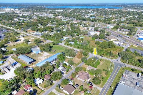 A home in AUBURNDALE